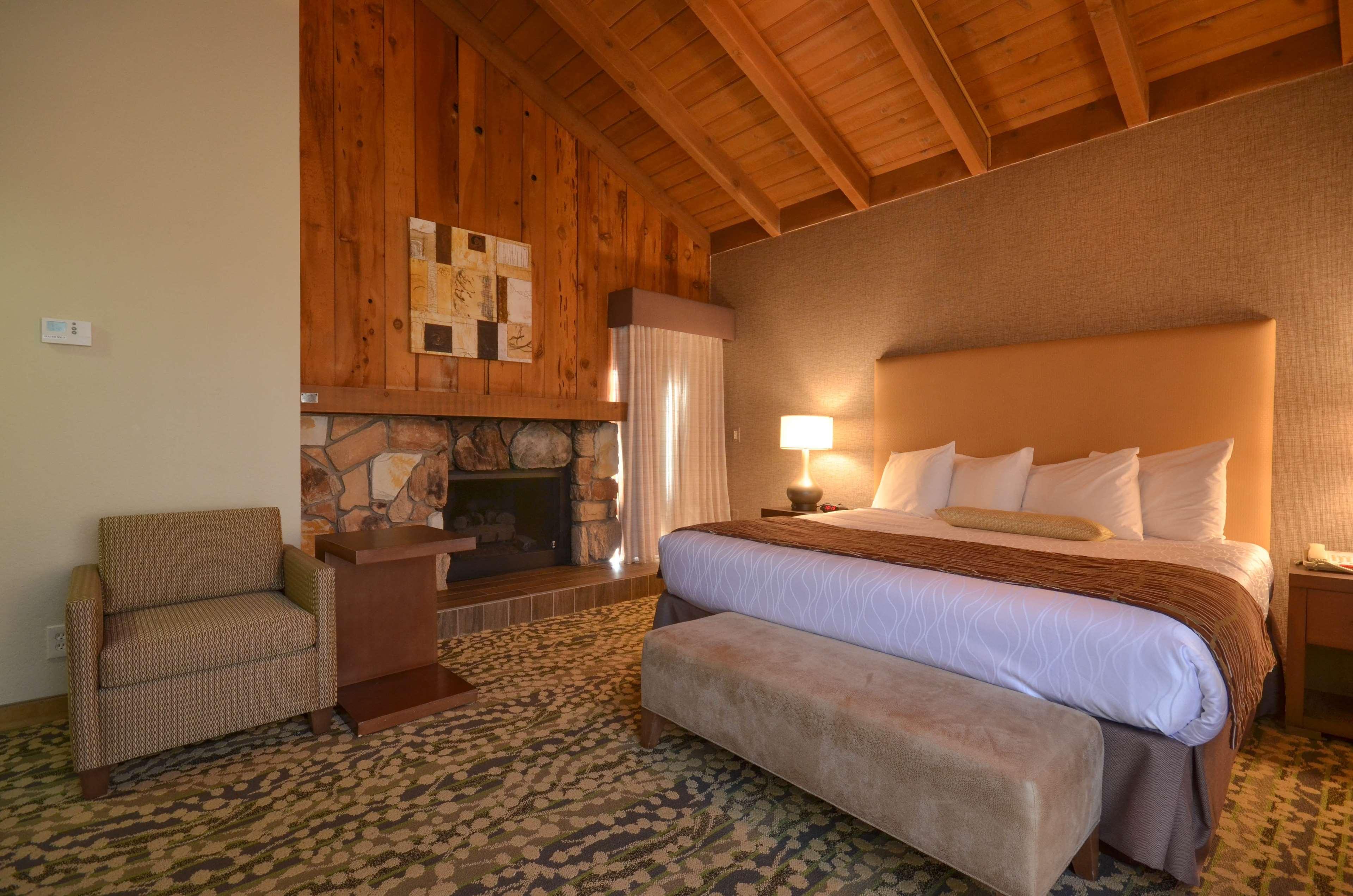 Best Western The Inn & Suites Πασίφικ Γκρόουβ Εξωτερικό φωτογραφία