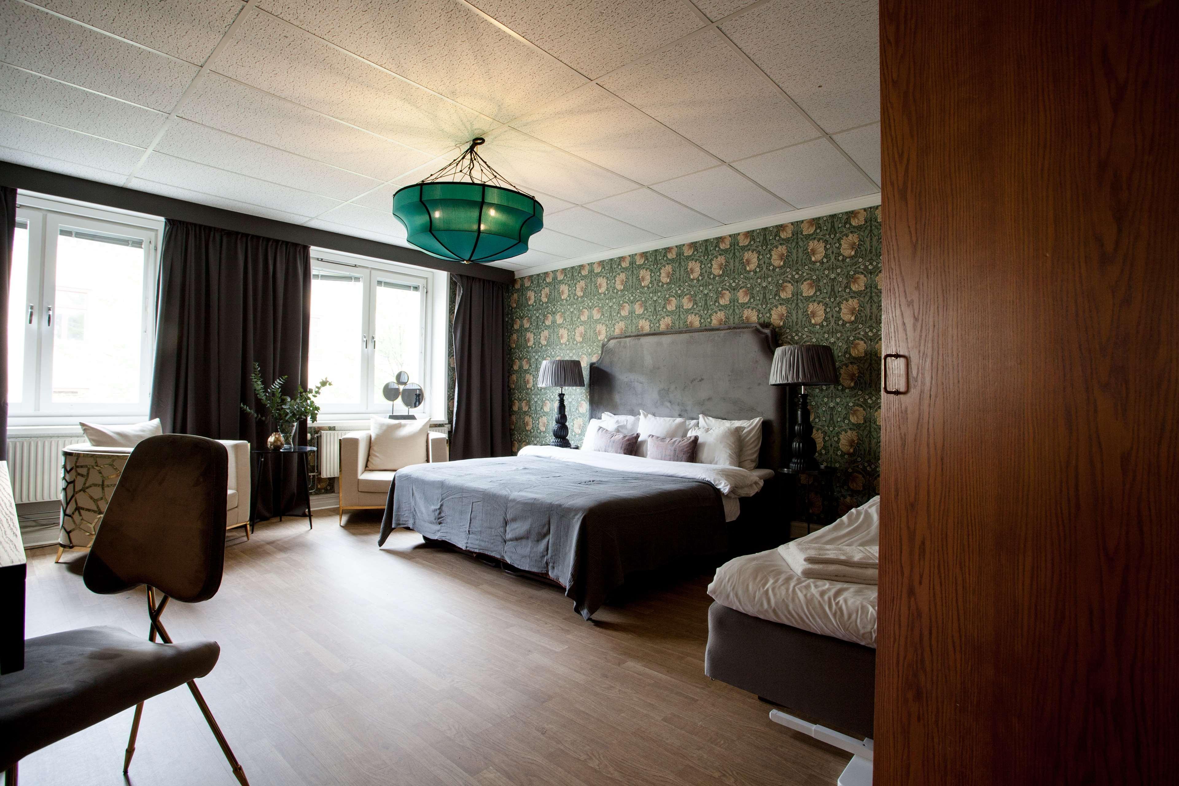 Best Western The Inn & Suites Πασίφικ Γκρόουβ Εξωτερικό φωτογραφία