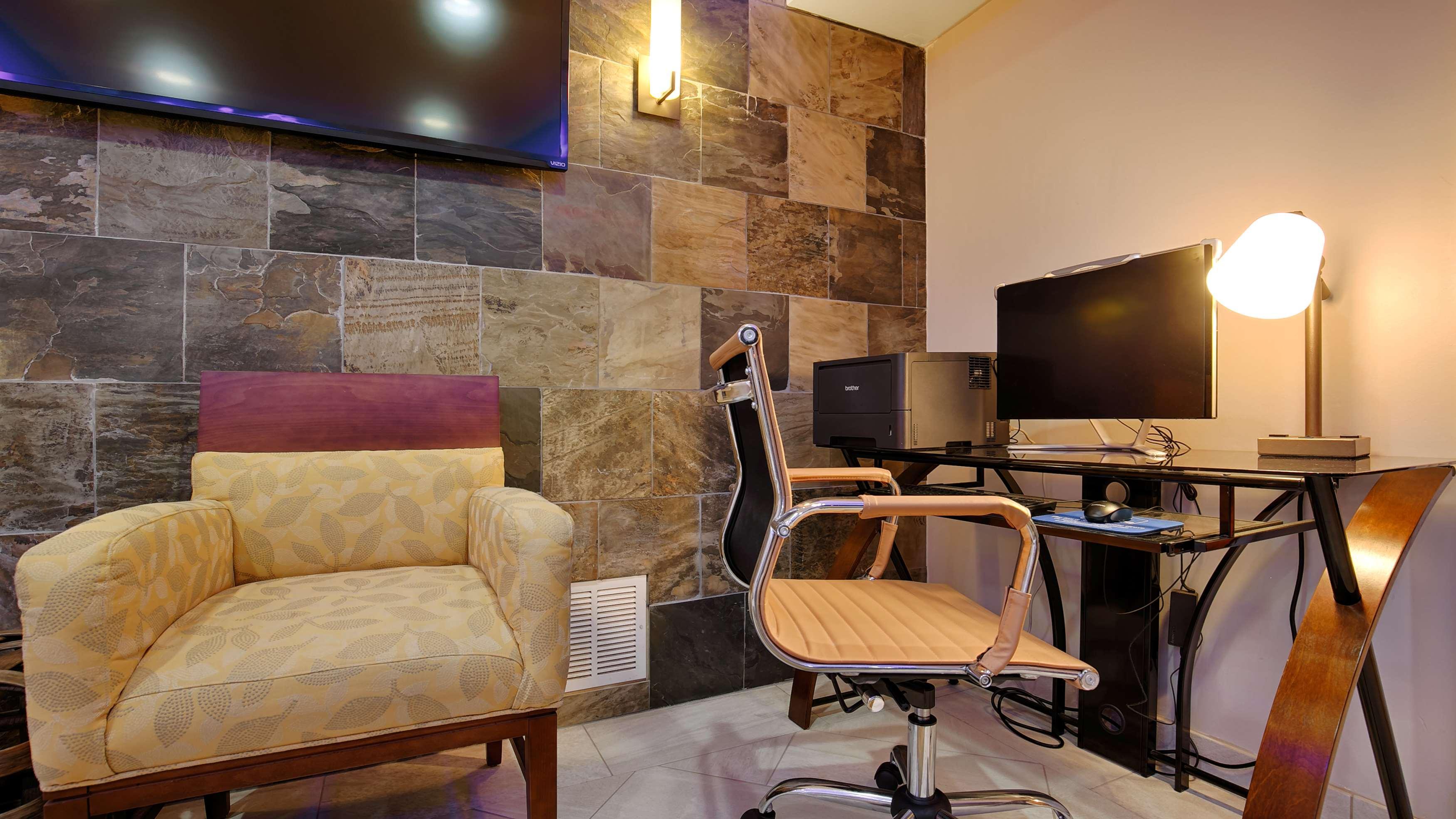 Best Western The Inn & Suites Πασίφικ Γκρόουβ Εξωτερικό φωτογραφία