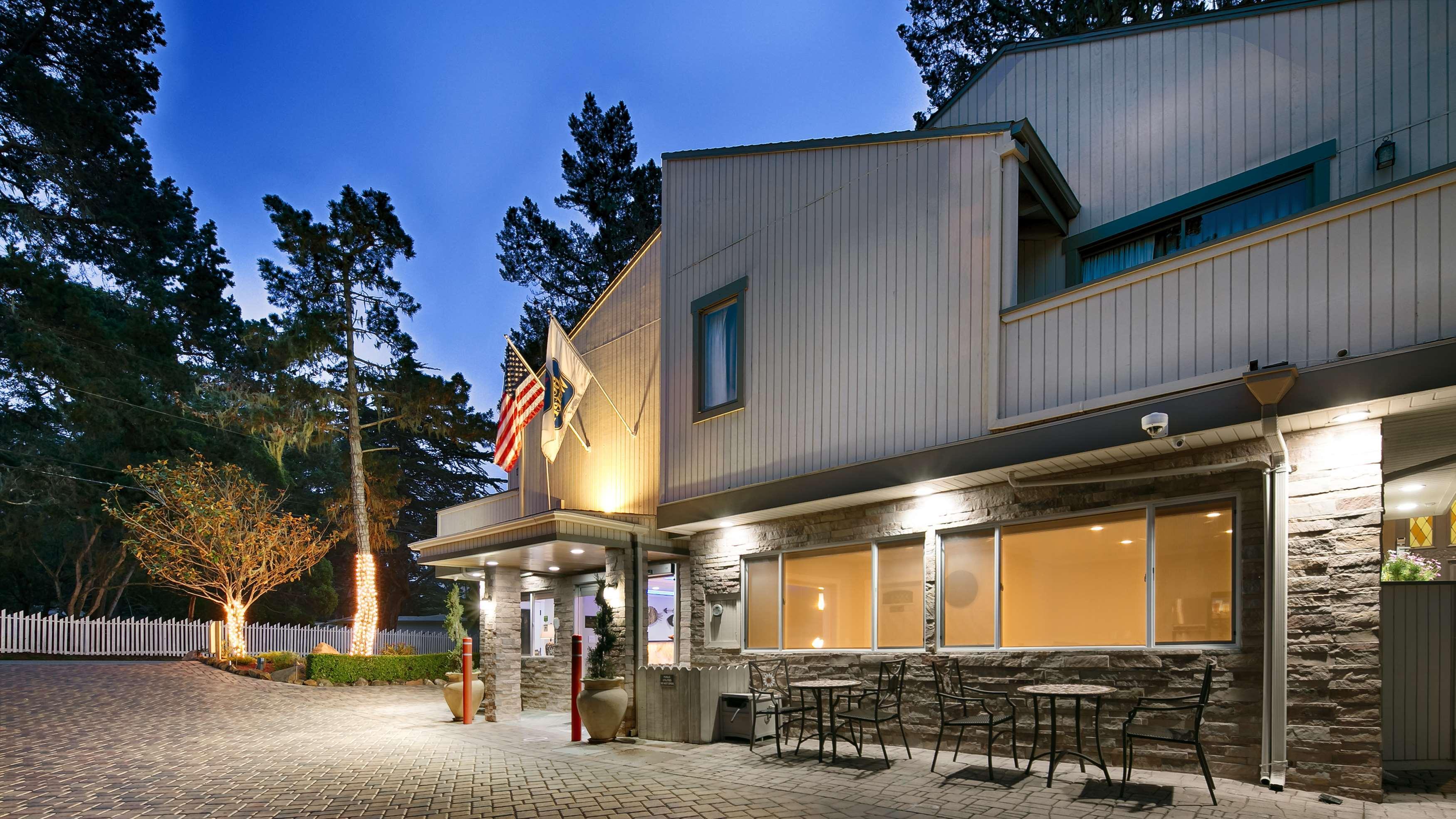 Best Western The Inn & Suites Πασίφικ Γκρόουβ Εξωτερικό φωτογραφία