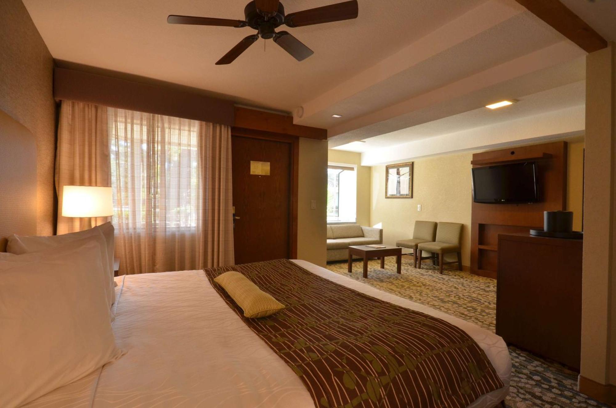 Best Western The Inn & Suites Πασίφικ Γκρόουβ Εξωτερικό φωτογραφία