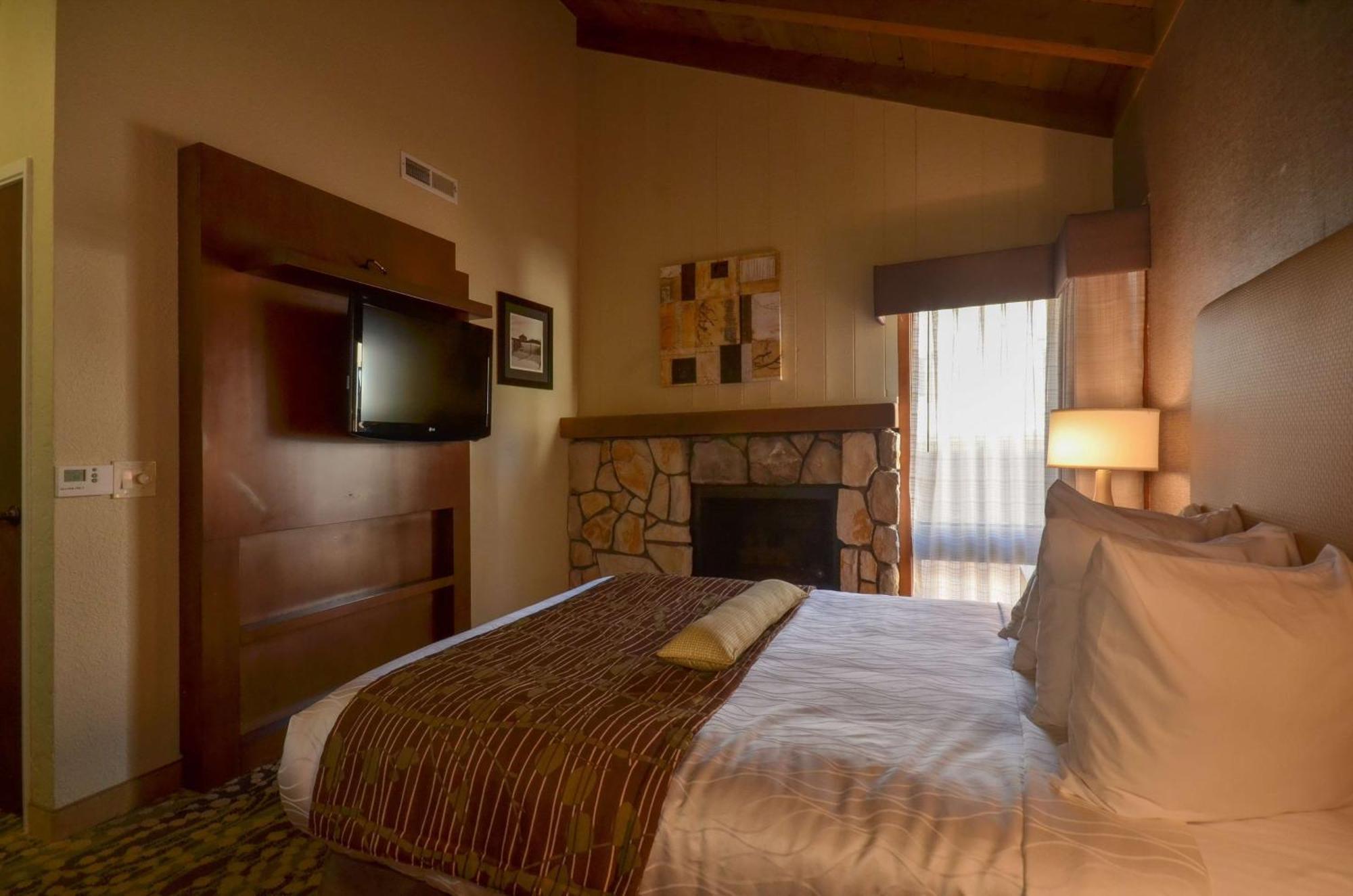 Best Western The Inn & Suites Πασίφικ Γκρόουβ Εξωτερικό φωτογραφία
