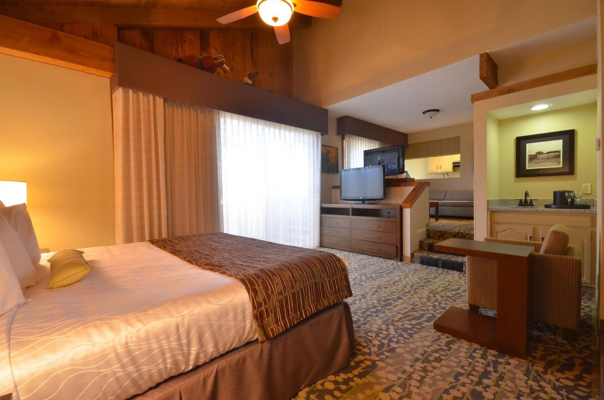 Best Western The Inn & Suites Πασίφικ Γκρόουβ Εξωτερικό φωτογραφία